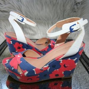 Tommy Hilfiger Woman's Floral Veruca Wedge Sandal